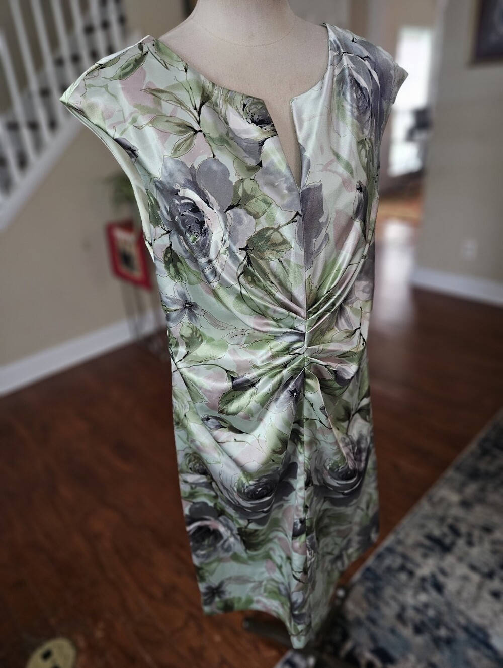 Connected Apparel Floral Satin Dress Size 14 - Picture 2 of 4